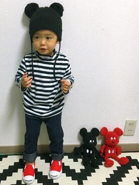 「Mini Rodini（ミニロディーニ）のアイテム（ニットキャップ/ビーニー）」を使った、towapiさん（キッズ・90cm）の冬コーディネート