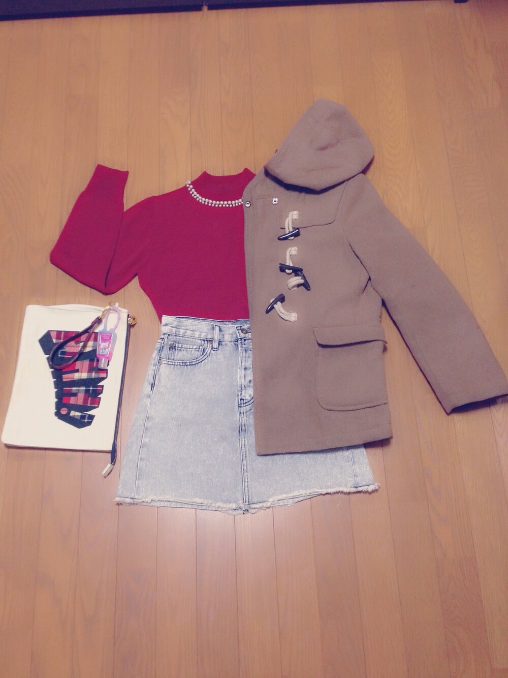 「クリスマス2014(レッド×グリーン)、クリスマス、イブ、Happy Christmas、Merry Christmas、赤ニット、コート」｜「Honeysのアイテム（パンプス、ブラック系）」を使った、minapyon🐻さん（レディース・150cm）の冬コーディネートの1枚目の写真
