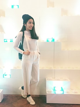 「travel」｜「アイテム（オールインワン・サロペット）」を使った、Ashley Soo.さん（レディース・165cm）の冬コーディネート