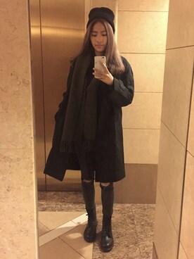 「アイテム（ブーツ、ブルー系）」を使った、Ashley Soo.さん（レディース・165cm）の冬コーディネート
