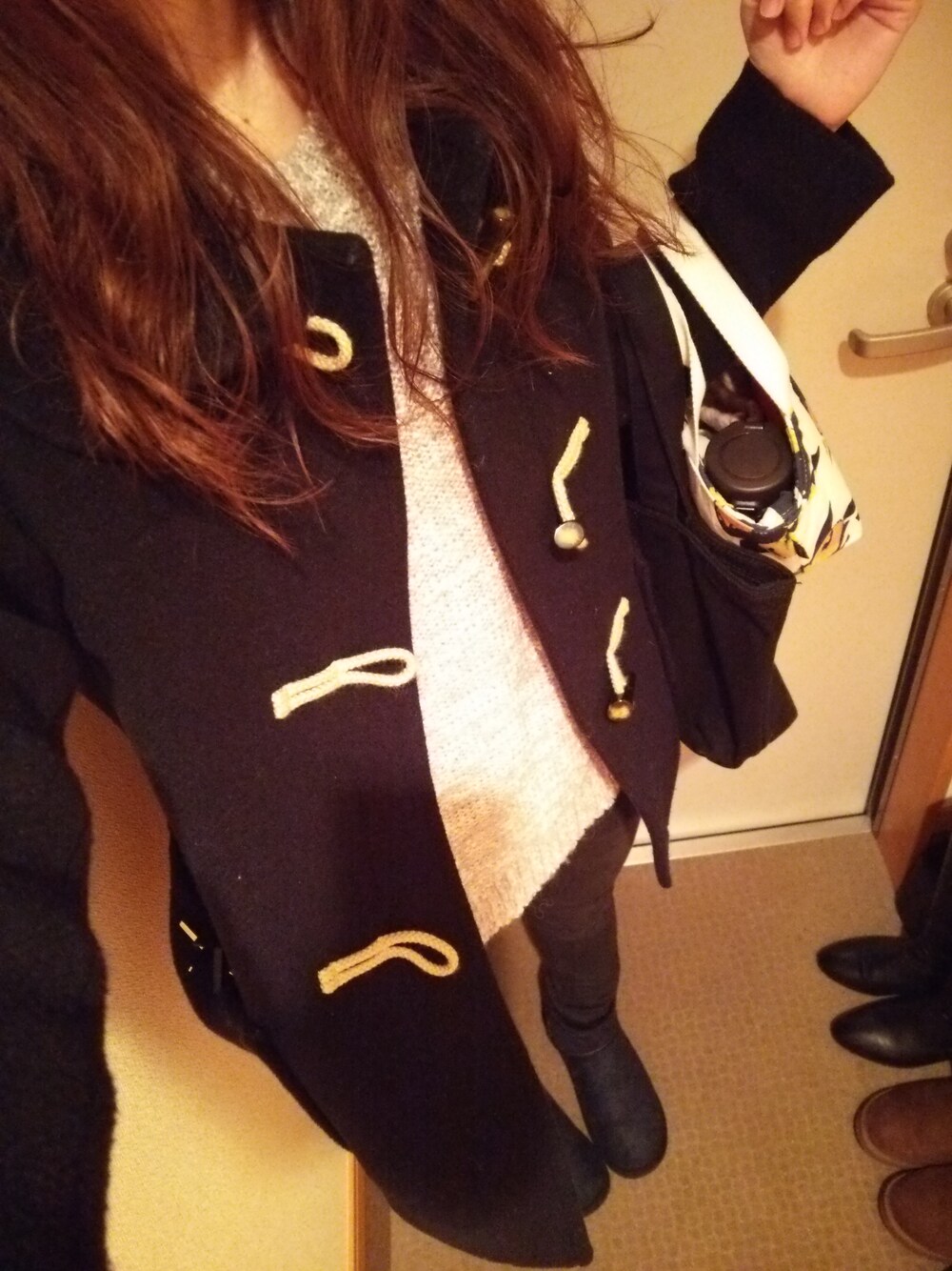「nano universe、JEANASiS、UNIQLO、GU」｜「UNIQLOのアイテム（ダッフルコート、ブラック系）」を使った、yu.mさん（レディース・164cm）の冬コーディネートの1枚目の写真