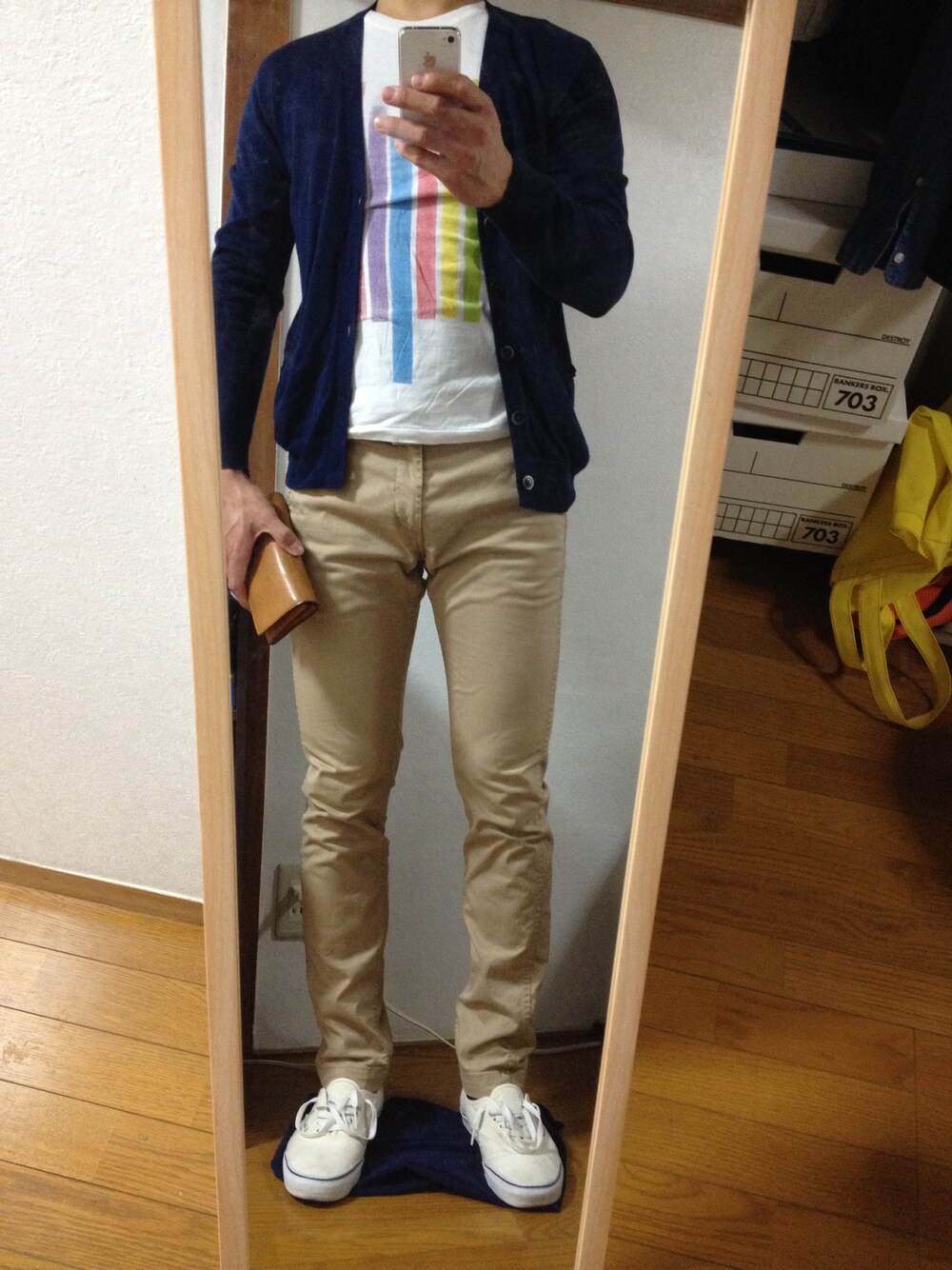 「スニーカー、VANS、HARE、Paul Smith、ボックスロゴ、BEAMES」｜「VANSの【VANS】AUTHENTIC（スニーカー、ホワイト系）」を使った、伊集院 和希 さん（メンズ・183cm）の春コーディネートの1枚目の写真