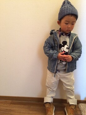 「DC SHOES（ディーシーシューズ）のアイテム（スニーカー、ブラウン系）」を使った、8-sukeさん（キッズ・100cm）の秋コーディネート