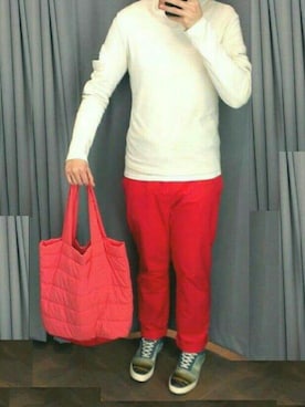 「アイテム（トートバッグ、オレンジ系）」を使った、Panda Ngさん（メンズ・180cm）の春コーディネート