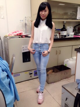 閻妍さんのコーディネート