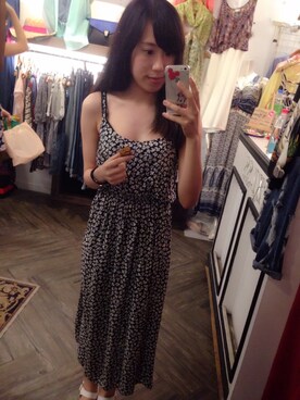 閻妍さんのコーディネート