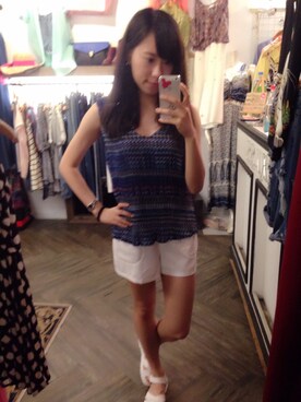 閻妍さんのコーディネート