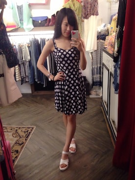 閻妍さんのコーディネート