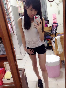 閻妍さんのコーディネート