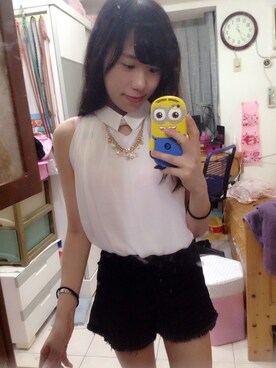 閻妍さんのコーディネート