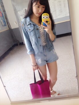 閻妍さんのコーディネート