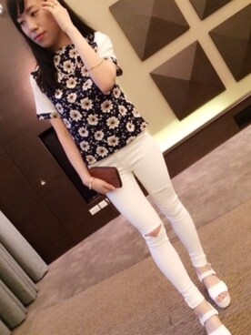 閻妍さんのコーディネート