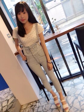 閻妍さんのコーディネート