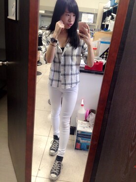 閻妍さんのコーディネート