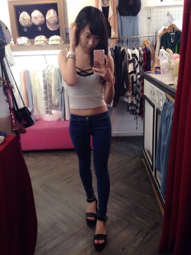 閻妍さんのコーディネート