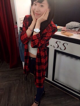 閻妍さんのコーディネート