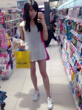 閻妍さんのコーディネート