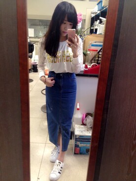 閻妍さんのコーディネート