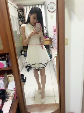 閻妍さんのコーディネート