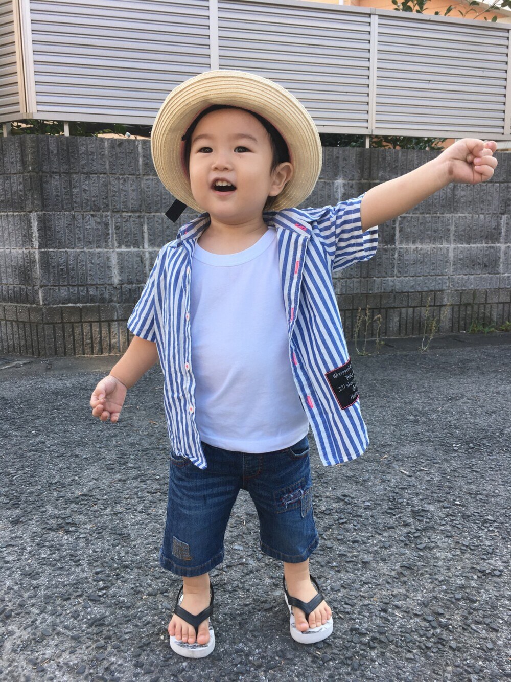 「kids、男の子、麦わら帽子」｜「西松屋のアイテム（シャツ/ブラウス、その他）」を使った、totoさん（キッズ・80cm）の夏コーディネートの1枚目の写真