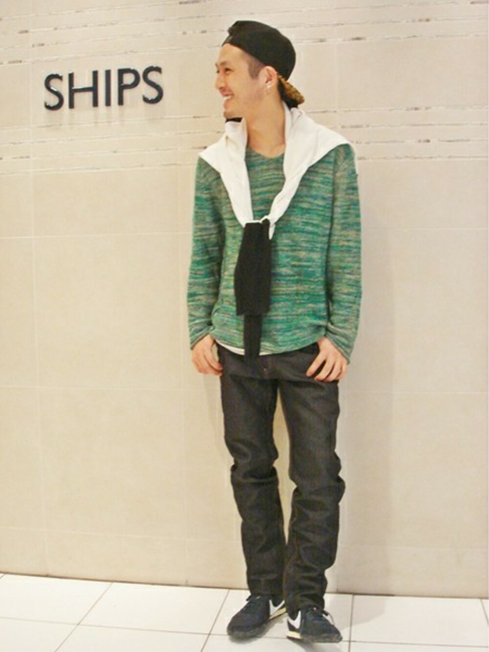 「SHIPS JET BLUEのJB: リネン　メランジ/プルオーバーニット（ニット/セーター、グリーン系）」を使った、深尾さん（メンズ・177cm）の春コーディネートの1枚目の写真