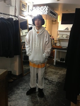 「アイテム（パーカー、ホワイト系）」を使った、しょーたさん（メンズ・177cm）の春コーディネート