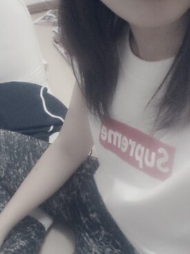 「Supreme （シュプリーム）のアイテム（Tシャツ/カットソー、レッド系）」を使った、Kanaさん（レディース・150cm）の夏コーディネート