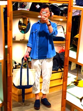 「Lee（リー）のアイテム（シャツ/ブラウス、ブルー系）」を使った、Yoshiotaniさん（メンズ・170cm）の秋コーディネート