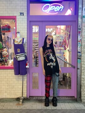 「アイテム（デニムパンツ、レッド系）」を使った、belleさん（レディース・163cm）の夏コーディネート