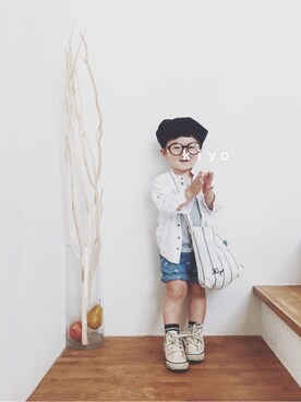 「H&M（エイチ・アンド・エム）のアイテム（シャツ/ブラウス、ホワイト系）」を使った、oookatekiyoooさん（キッズ・90cm）の春コーディネート