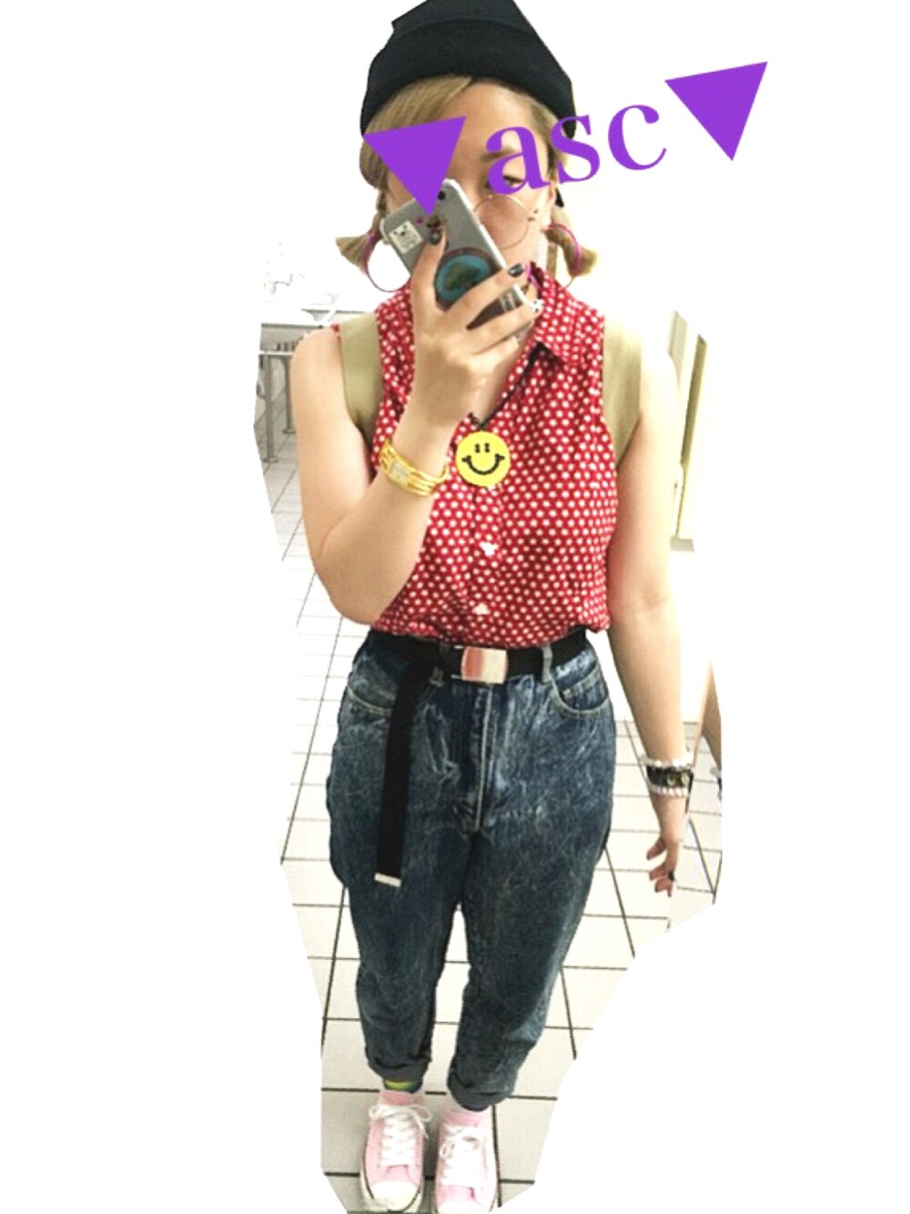 「ootd、summer、outfit、パンツスタイル、デニム、used、ヨシダビーズ、ガチャベルト、丸メガネ、ネイル」｜「usedのアイテム（バックパック/リュック、ベージュ系）」を使った、ascさん（レディース・151cm）の夏コーディネートの1枚目の写真