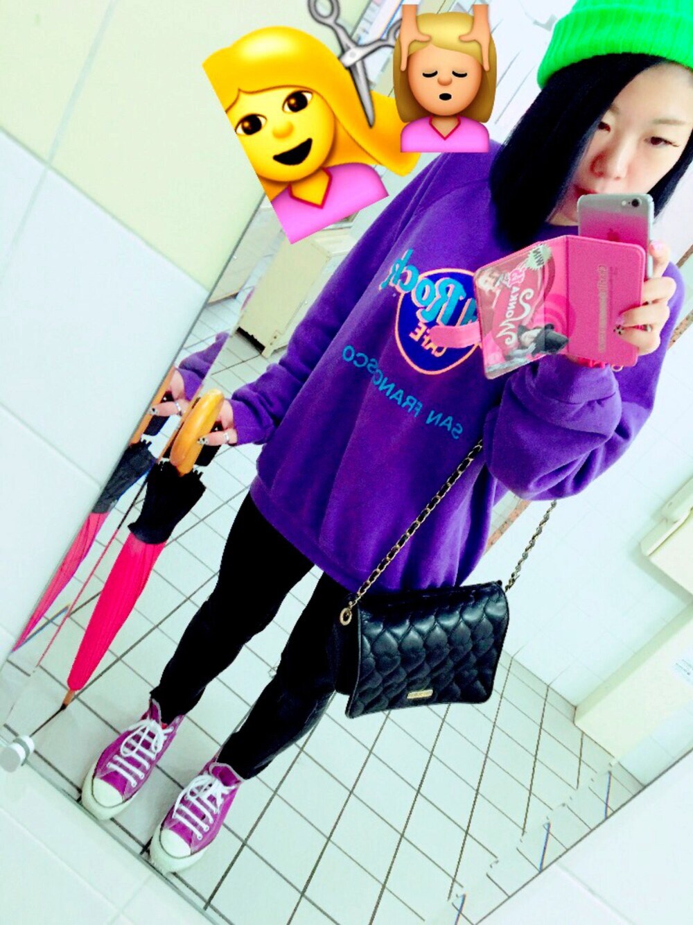 「秋、パンツスタイル、ブラック、outfit、スキニーデニム、used、ニット帽、converse、UNIQLO、MOSCHINO」｜「鬼のネイビー💇💇💇💓のアイテム（その他、ブルー系）」を使った、ascさん（レディース・151cm）の秋コーディネートの1枚目の写真