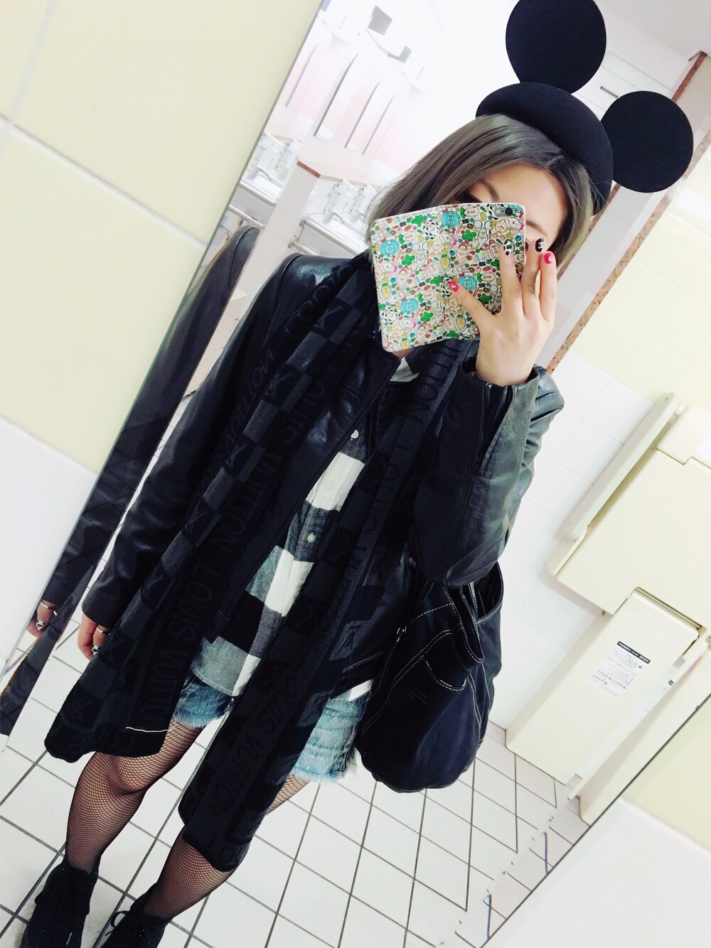 「秋コーデ、ハロウィン、Vivienne Westwood、vintage、used、デニム、ライダース、網タイツ、converse、UNIQLO」｜「onespoのアイテム（ハンチング/ベレー帽、ブラック系）」を使った、ascさん（レディース・151cm）の秋コーディネートの1枚目の写真