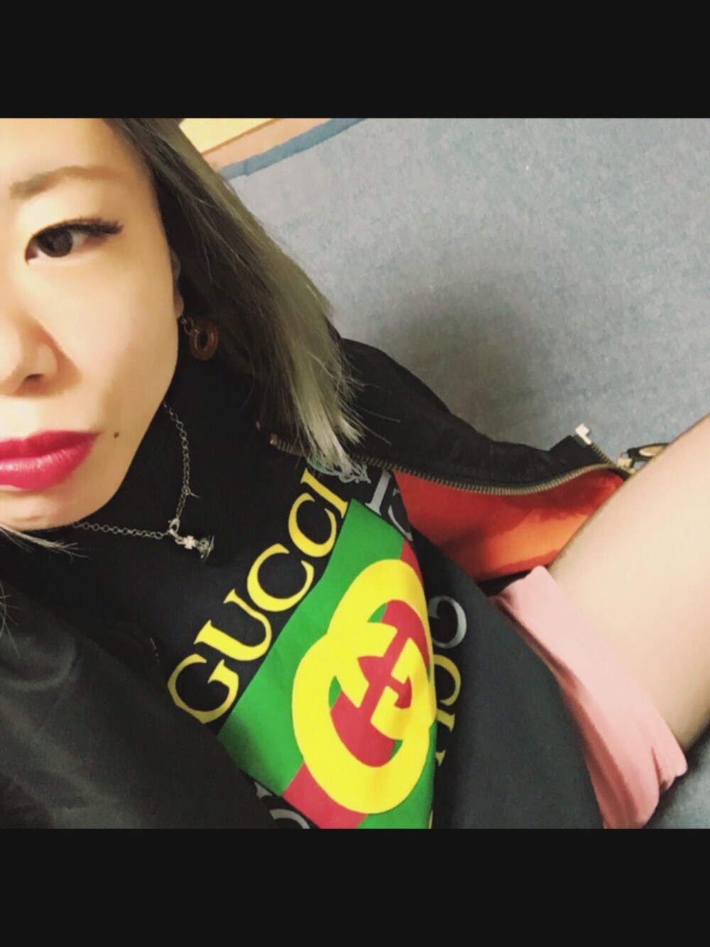 「ブラック、Vivienne Westwood、GUCCI、HARLEY-DAVIDSON、走り屋スタイル、コーデュロイ、スウェット、MA-1、赤リップ、vintage」｜「Vivienne Westwoodのアイテム（ネックレス、シルバー系）」を使った、ascさん（レディース・151cm）の秋コーディネートの1枚目の写真