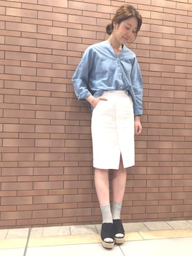 「ダンガリーシャツ」｜「アイテム（サンダル）」を使った、いけがやあおいさん（レディース・163cm）の冬コーディネート