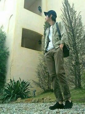 「TAKEO KIKUCHI（タケオキクチ）のアイテム（ブルゾン）」を使った、ダフネブルーさん（メンズ・173cm）の春コーディネート