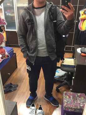 「roots（ルーツ）のアイテム」を使った、蔡祐祐さん（メンズ・170cm）の秋コーディネート