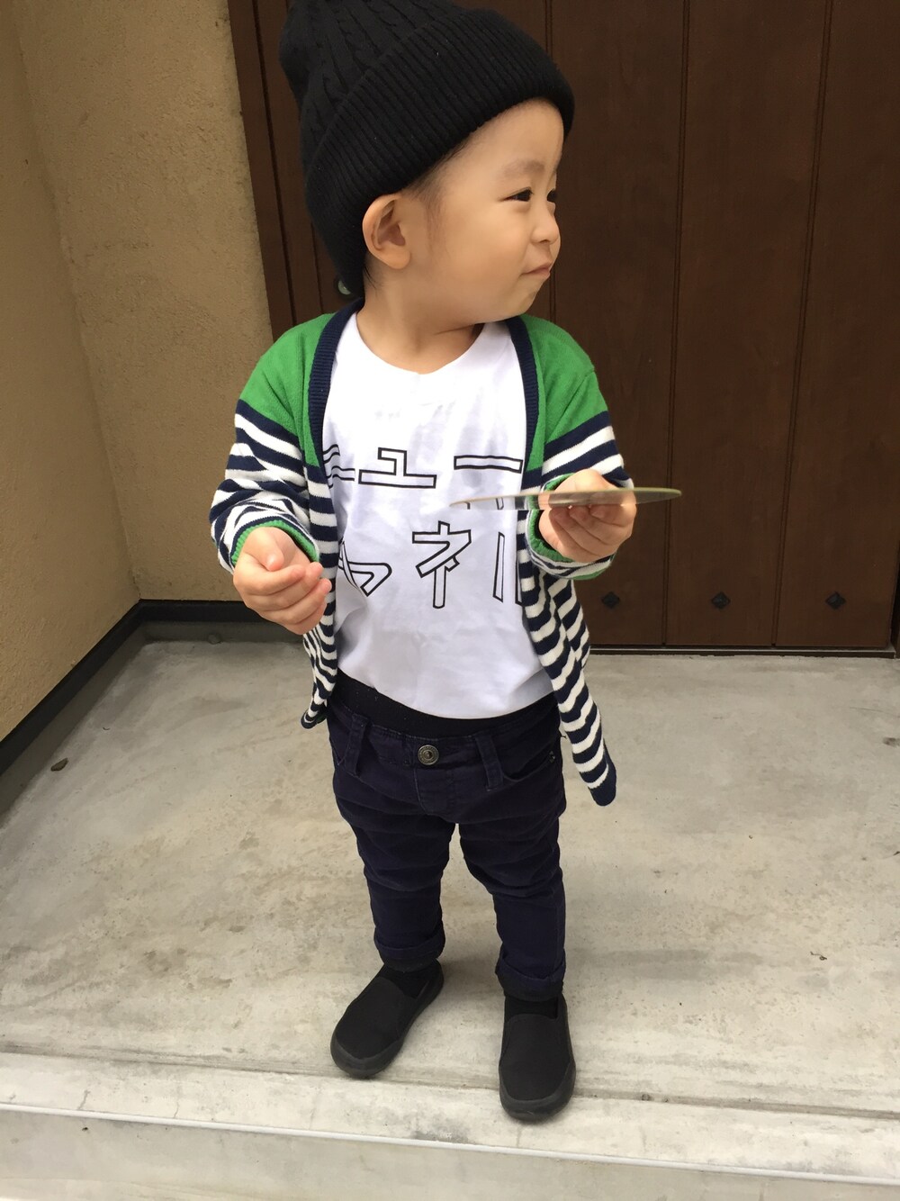 「ニューシャネル、白Tシャツ」｜「ニューシャネルのニューシャネルTシャツ♪
（Tシャツ/カットソー、ホワイト系）」を使った、mumuさん（キッズ・90cm）の春コーディネートの1枚目の写真