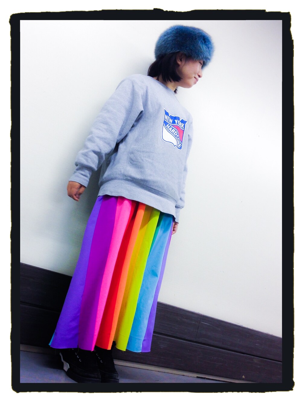 「vintage、ewing、fur、SPINNS」｜「VINTAGEのアイテム（ハット、ブルー系）」を使った、Miho Imodaさん（レディース・156cm）の秋コーディネートの1枚目の写真