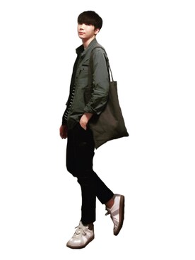 「DRKSHDW by RICK OWENS（ダークシャドウ バイ リックオウエンス）のアイテム（デニムパンツ）」を使った、시현さん（メンズ・174cm）の春コーディネート