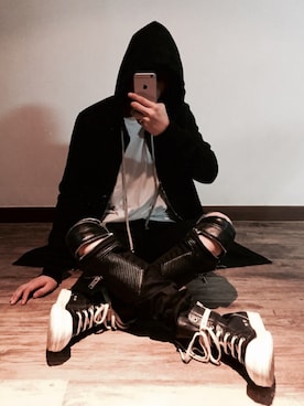 「DRKSHDW by RICK OWENS（ダークシャドウ バイ リックオウエンス）のアイテム（パーカー）」を使った、시현さん（メンズ・174cm）の秋コーディネート