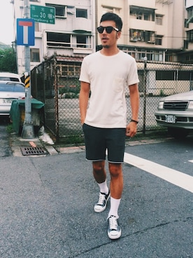 「PULL&BEAR（プルアンドベア）のアイテム（カーゴパンツ）」を使った、HsuJinWeiさん（メンズ・173cm）の夏コーディネート