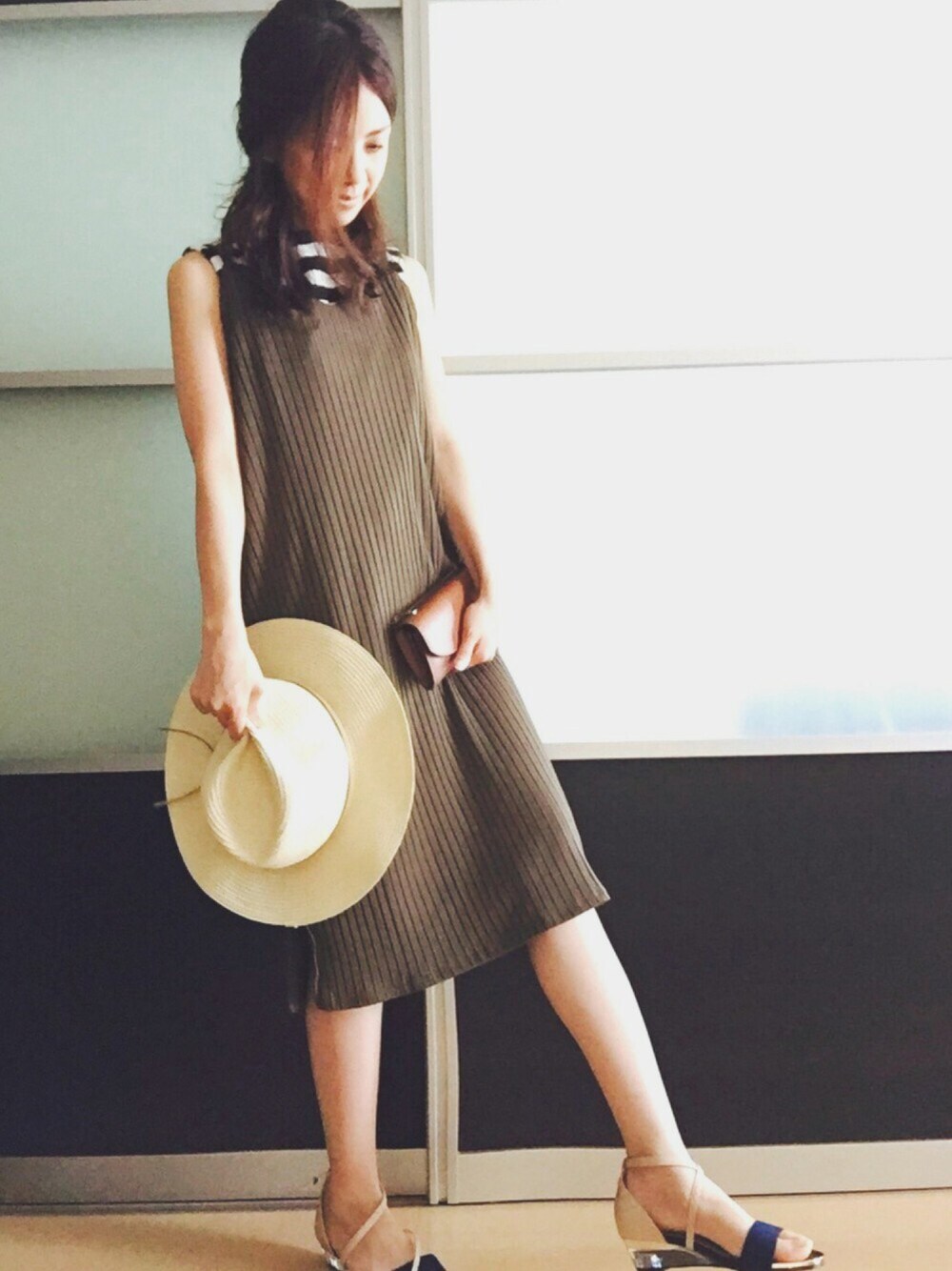 「7月WEAR夏のサンダル祭り、ハット、ボーダー、タンクトップ、ノースリーブ、ワンピース、楽チンコーデ、シンプル、カジュアル、アイライン」｜「passage mignon/flaneurのオートミール中折れハット（ハット、ホワイト系）」を使った、りんさん（レディース・155cm）の夏コーディネートの1枚目の写真