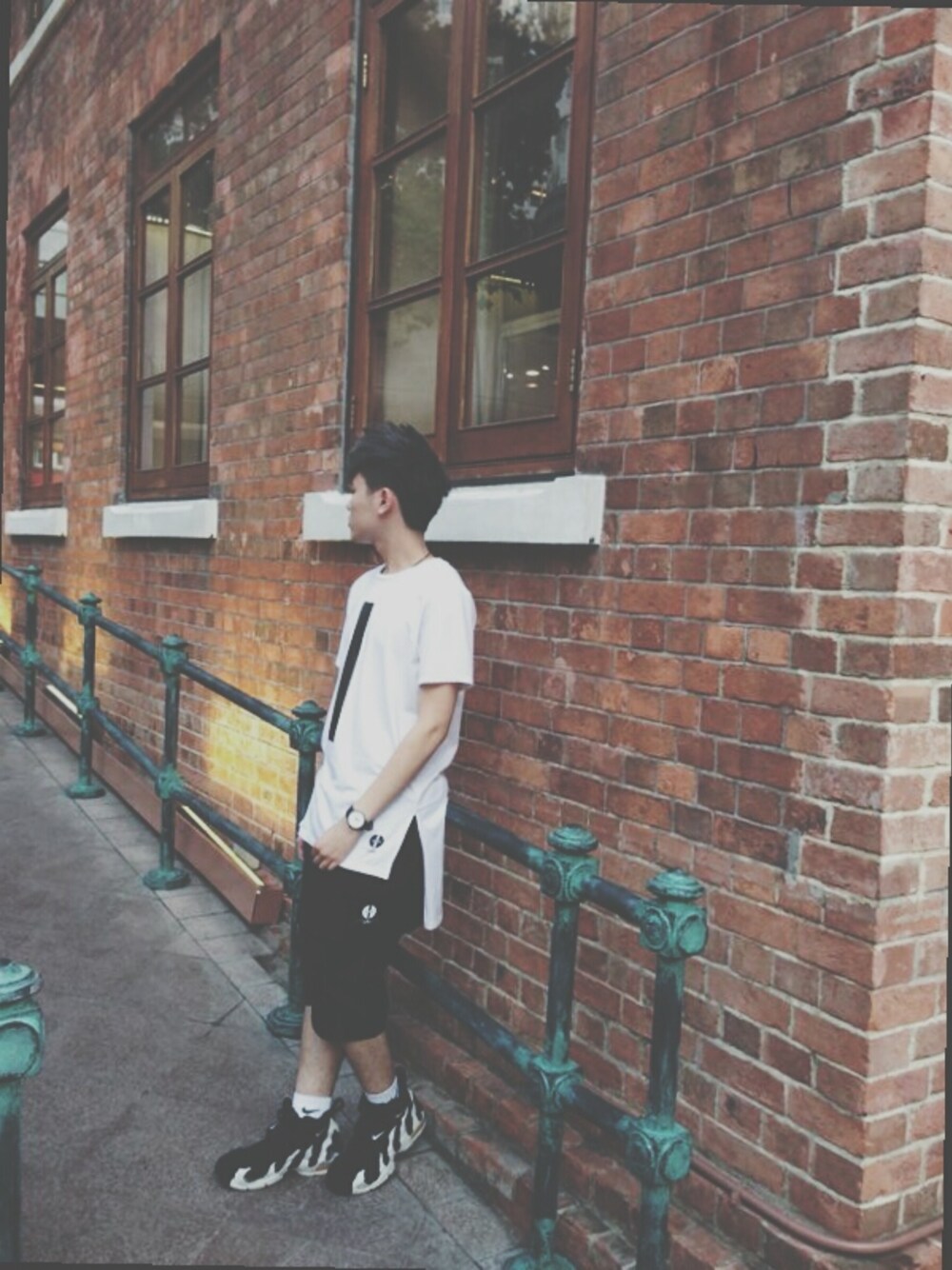 「NIKE、street、TEENTOP、salute」｜「Salute （Tシャツ/カットソー、ホワイト系）」を使った、kyle97sさん（メンズ・173cm）の夏コーディネートの1枚目の写真