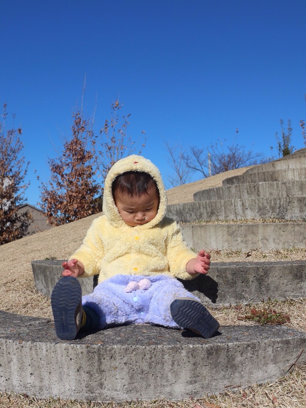 「ふなっしー#一歳児#」｜「VISのアイテム（つなぎ/オールインワン、イエロー系）」を使った、あいりさん（キッズ・80cm）の春コーディネートの1枚目の写真