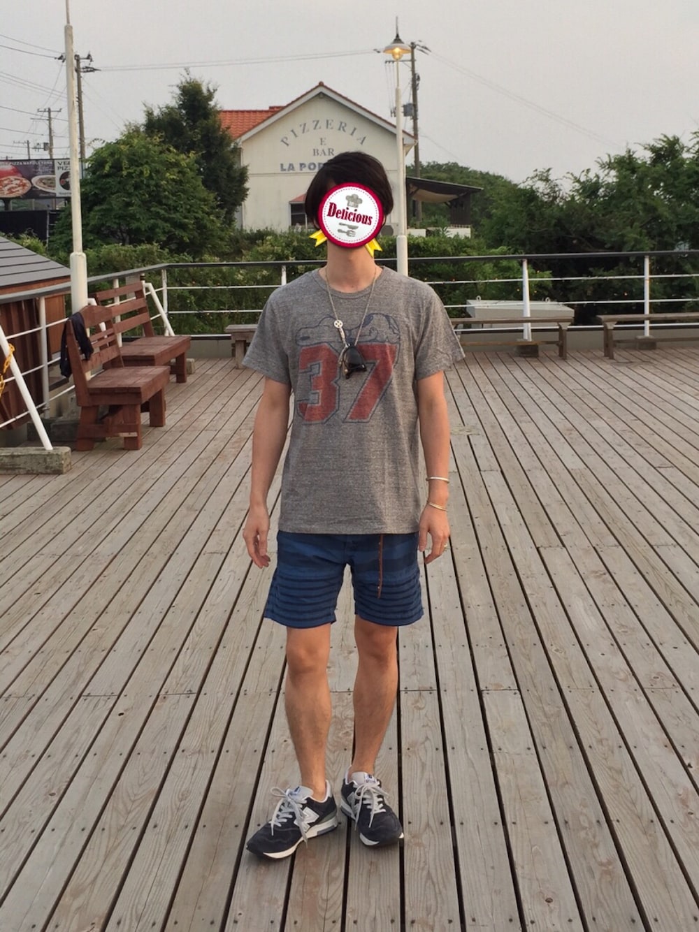 「REMI RELIEF、ショートパンツ、New Balance、#スニーカー、海、スヌーピー、JACKSON MATISSE、fantasticman、ボーダー、夏」｜「JACKSON MATISSEのアイテム（Tシャツ/カットソー、グレー系）」を使った、mame3670さん（メンズ・165cm）の夏コーディネートの1枚目の写真