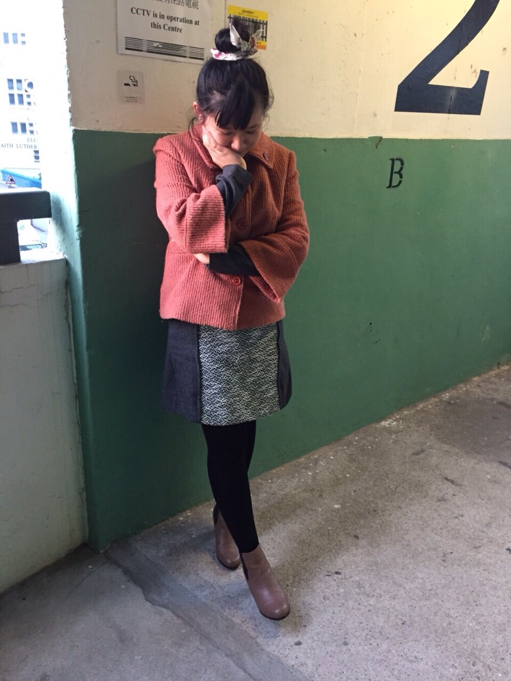「no brandのアイテム（レギンス/スパッツ、レッド系）」を使った、北部子さん（レディース・161cm）の冬コーディネートの1枚目の写真