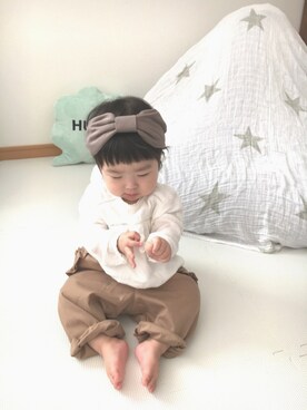 「9ヶ月」｜「アイテム（チノパンツ）」を使った、ユナ◡̈⃝︎さん（キッズ・70cm）の秋コーディネート
