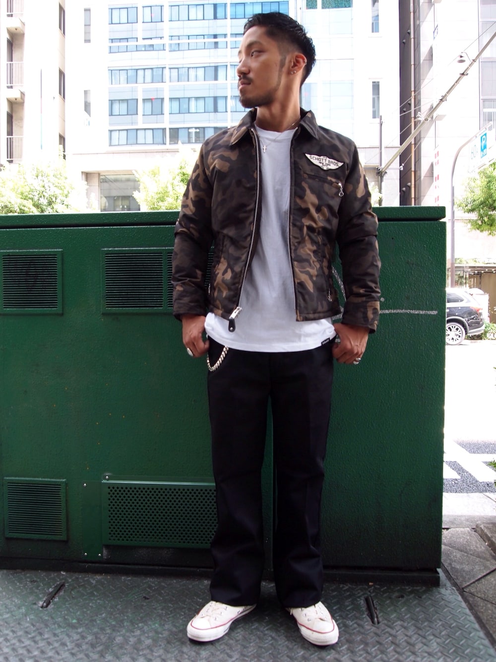 「SCHOTT、2016AW、新作、秋服、秋コーデ、シンプル、アメカジ、カジュアル、スニーカー」｜「schottのSchott/ショット/NYLON TRUCKER JACKET/ナイロン トラッカー ジャケット（ライダースジャケット、その他）」を使った、matsuokaさん（メンズ・170cm）の秋コーディネートの1枚目の写真