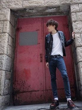 「cotton on」｜「アイテム（ライダースジャケット）」を使った、Yatho Wongさん（メンズ・175cm）の春コーディネート